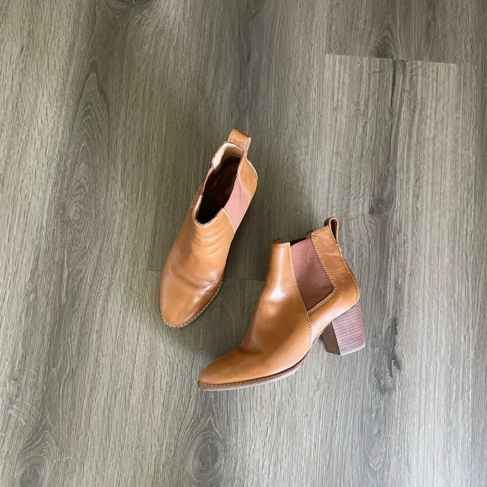 Madewell Regan Chelsea Leather Booties